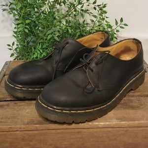 Doc Martens Men's low top size 9